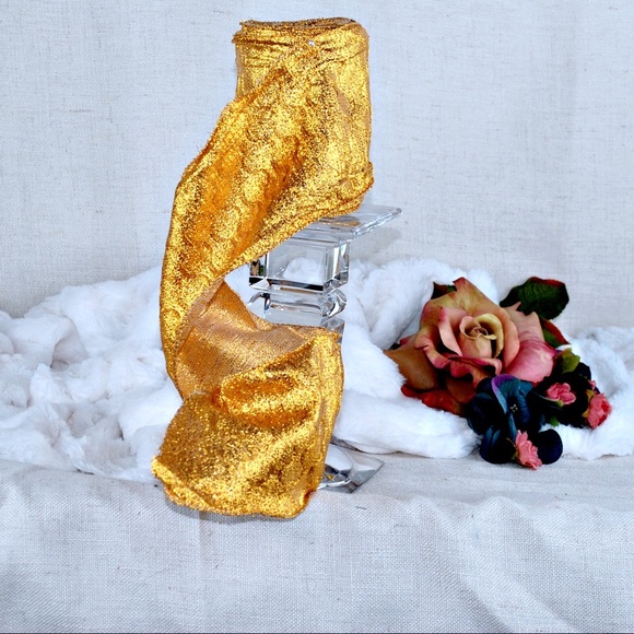 NWOT bright metallic gold with embossed design - Picture 1 of 4
